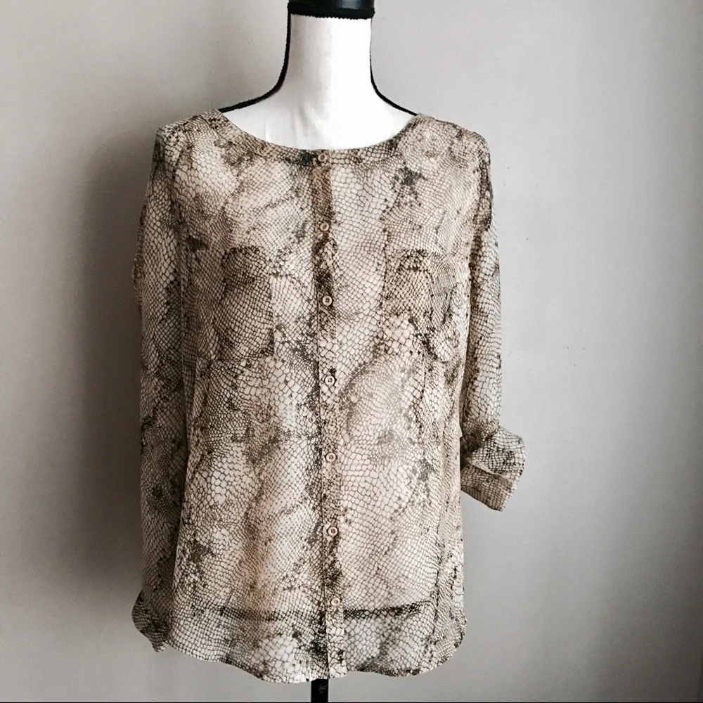 Cute Snakeskin Button Down